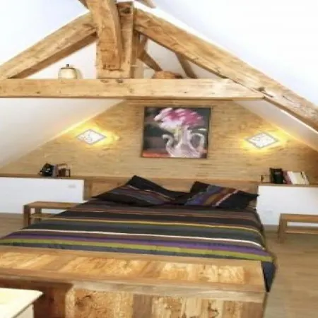 House Domaine De Crottay 1 Holiday home Maresche